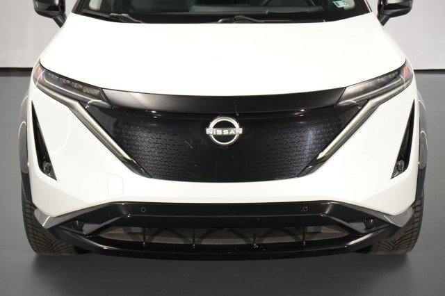 Used 2023 Nissan Ariya AWD image 7