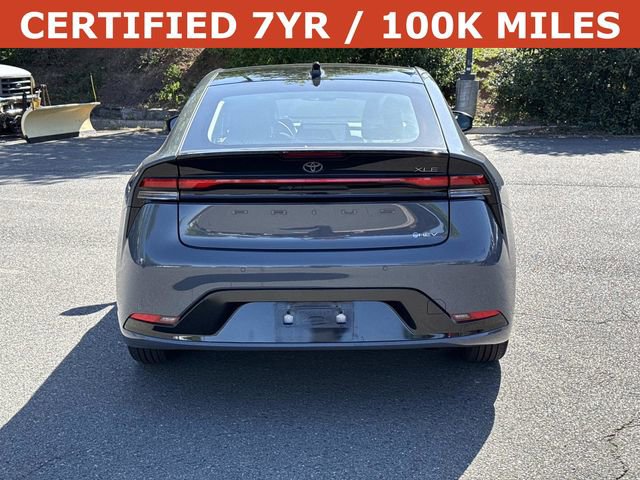 Used 2024 Toyota Prius XLE FWD image 3