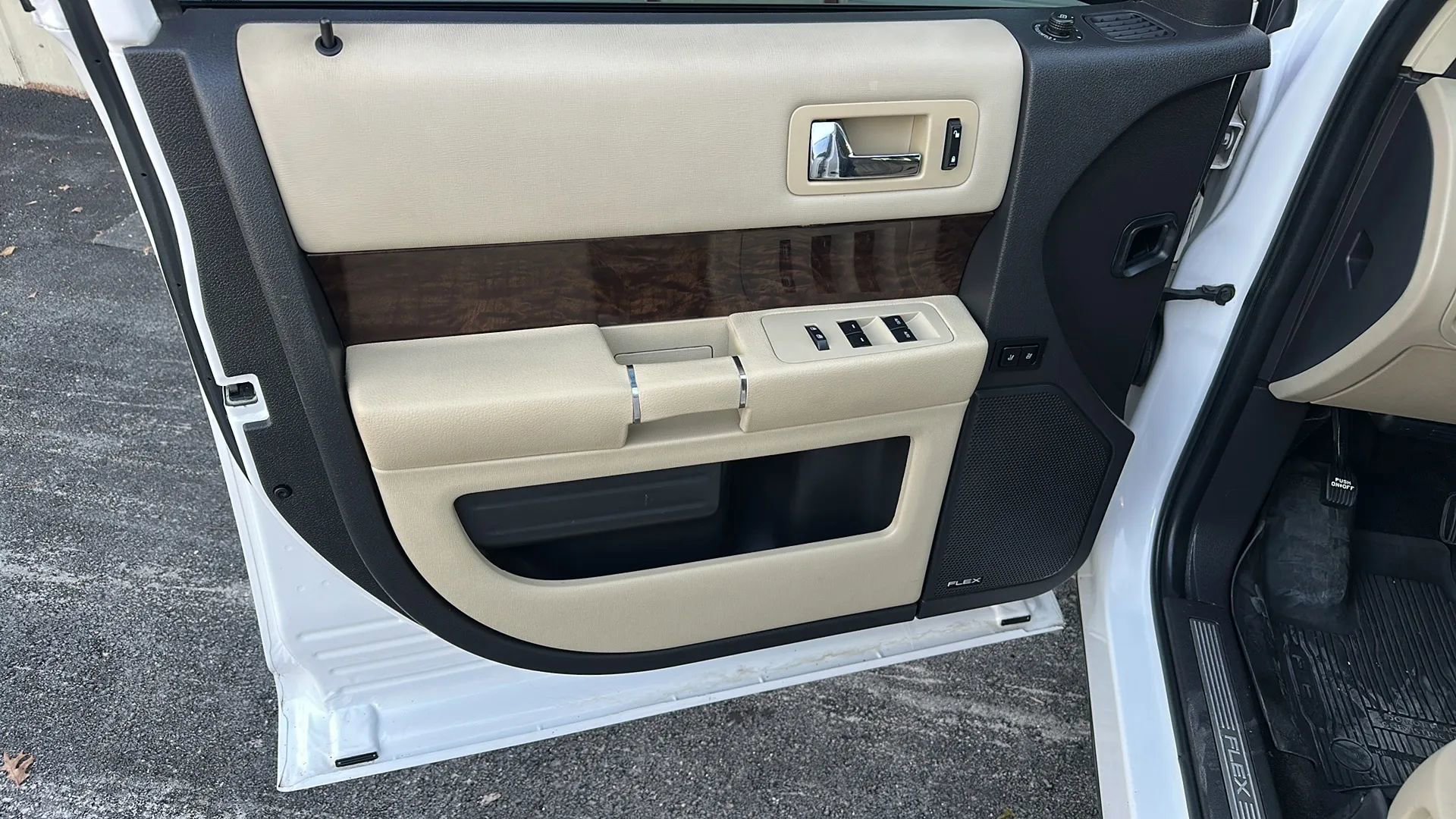 Used 2016 Ford Flex Limited image 2