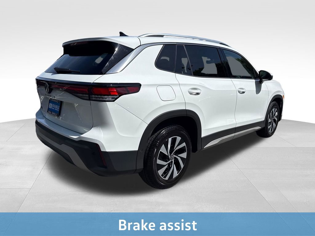 Used 2025 Volkswagen Tiguan S image 8