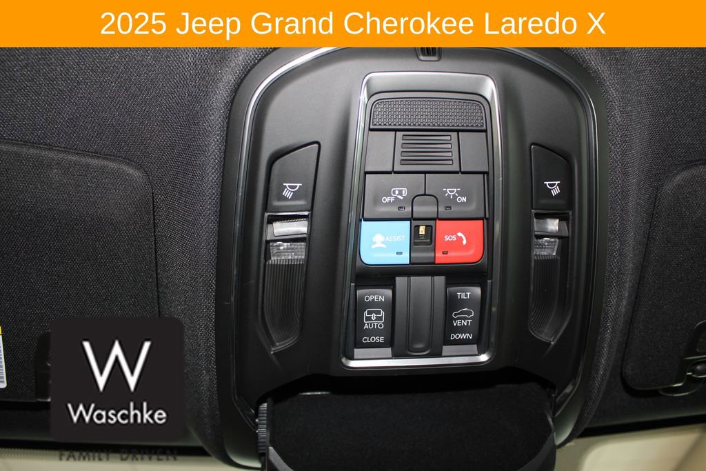 Used 2025 Jeep Grand Cherokee Laredo X w/ Trailer Tow Package AWD/4WD image 58
