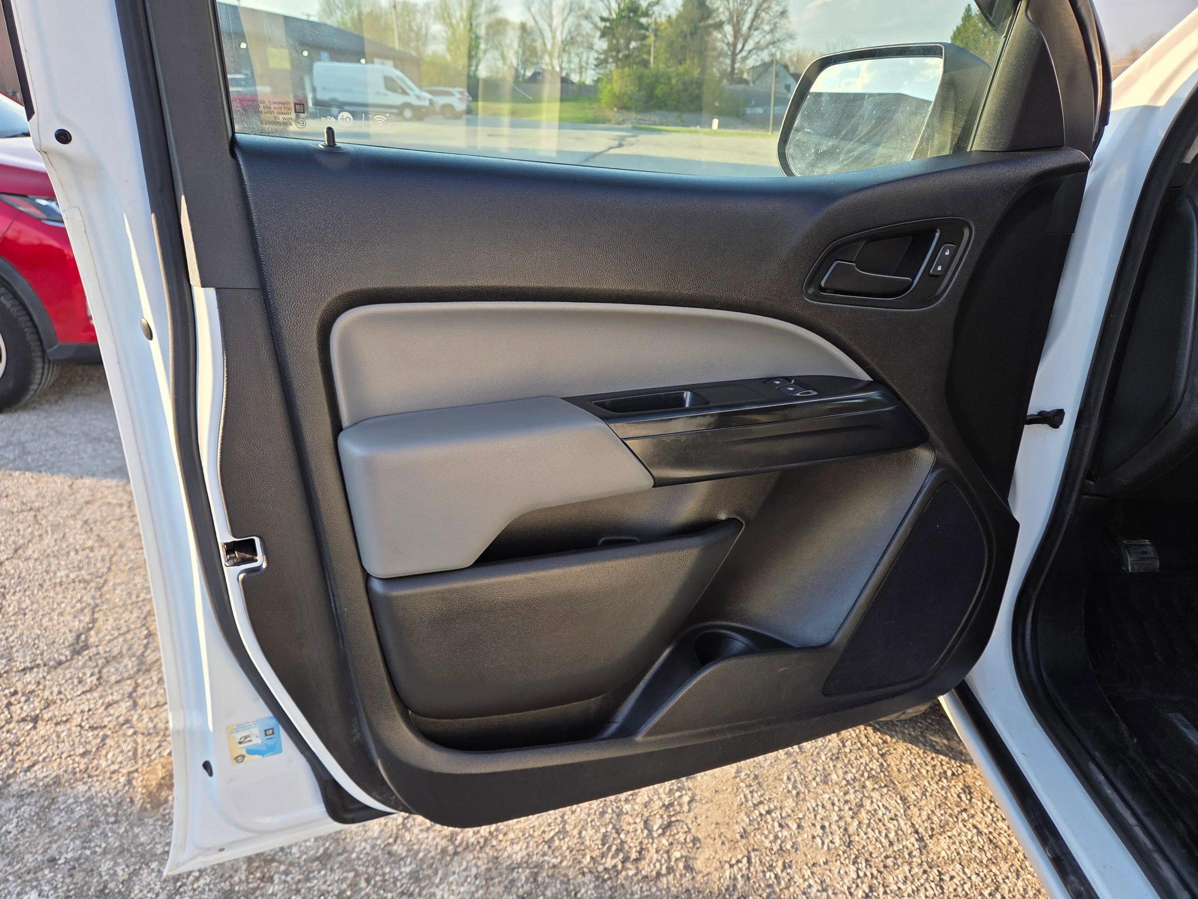 Used 2018 Chevrolet Colorado W/T RWD image 12