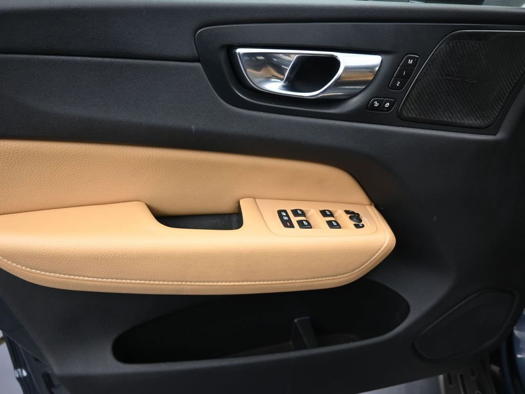 Used 2020 Volvo XC60 T8 Inscription AWD/4WD image 11