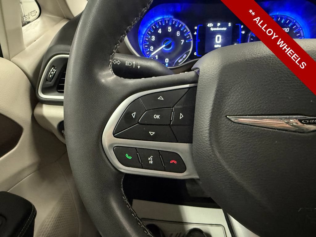 Used 2022 Chrysler Voyager LX FWD image 17