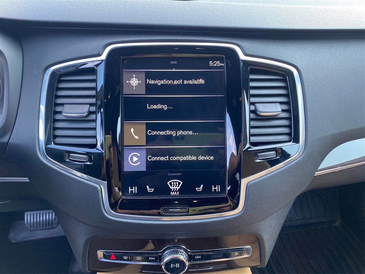 Used 2018 Volvo XC90 T6 Momentum w/ Convenience Package image 25