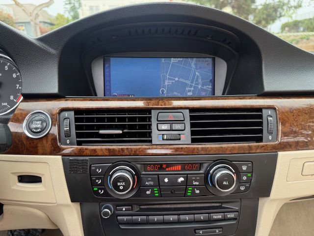 Used 2010 BMW 328i Convertible w/ Premium Pkg image 27