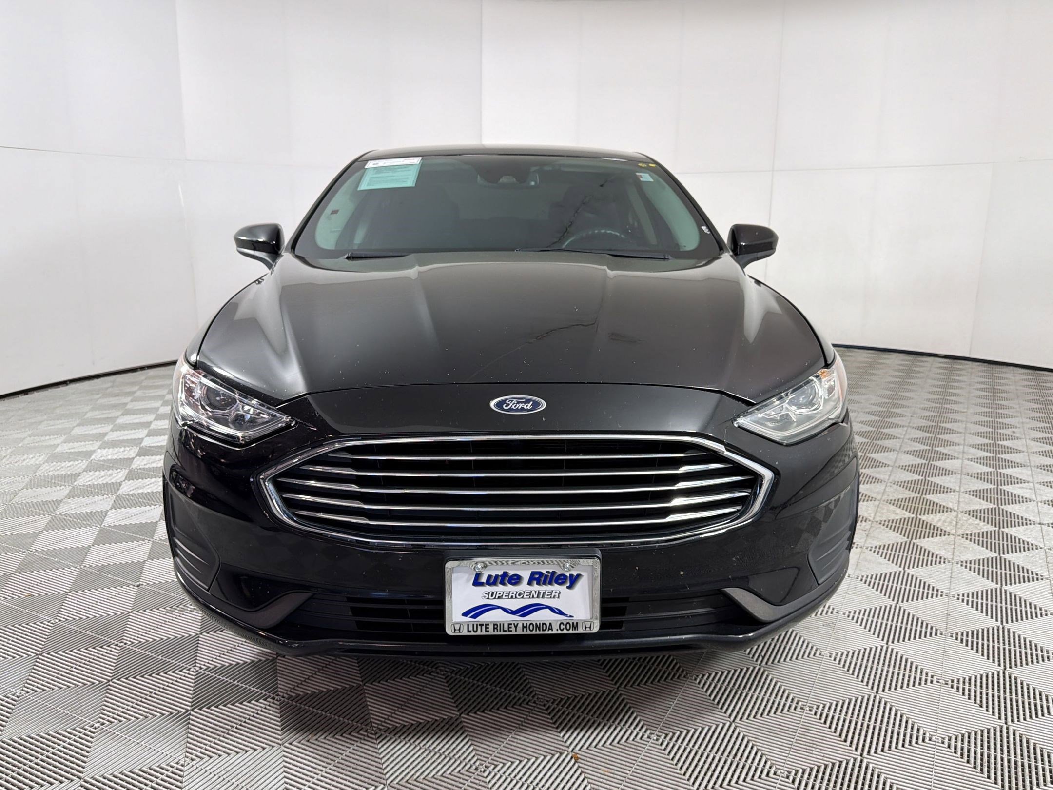Used 2019 Ford Fusion SE image 6