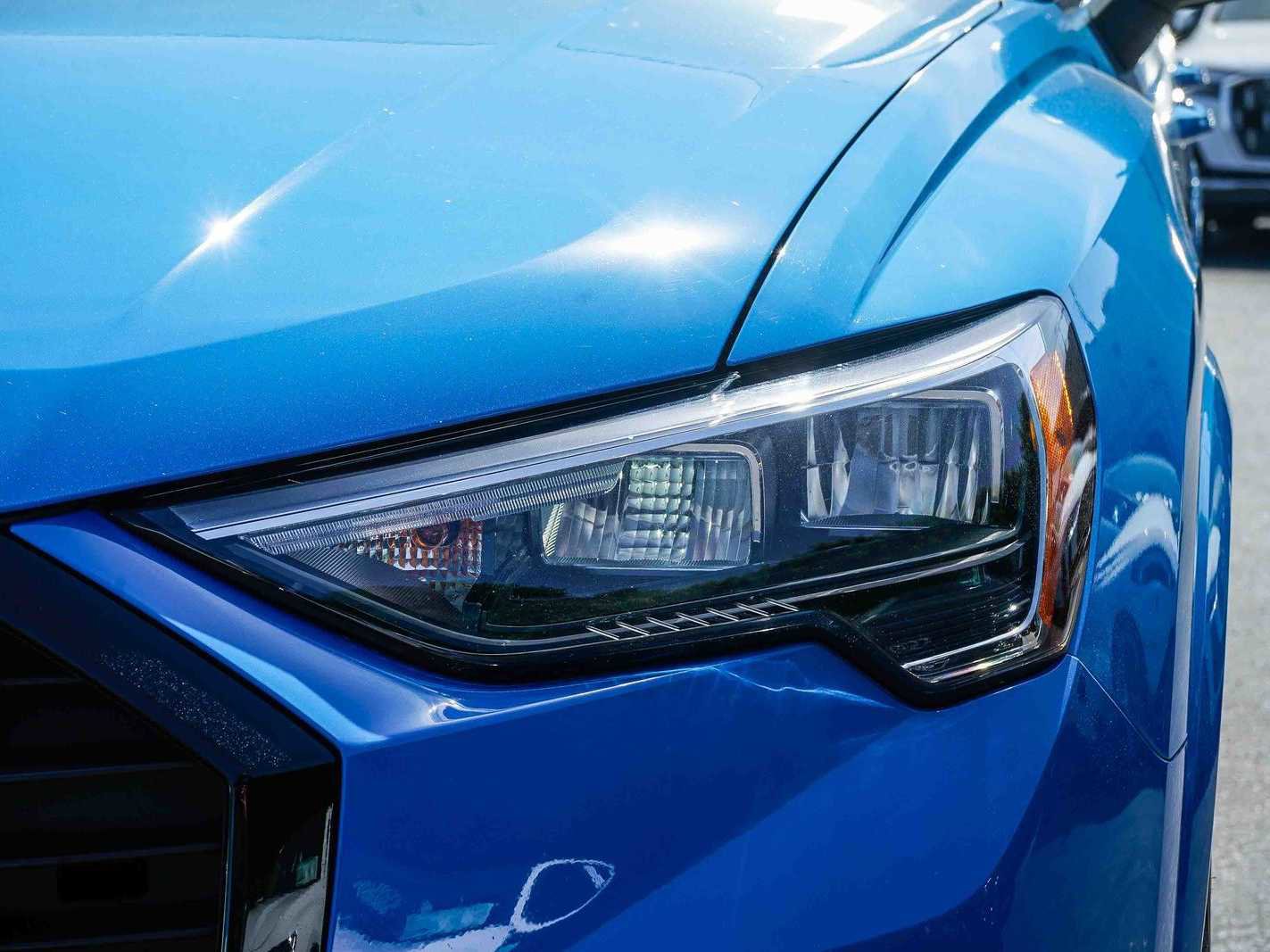 Used 2022 Audi Q3 2.0T Premium w/ Black Optic Sport Package image 7