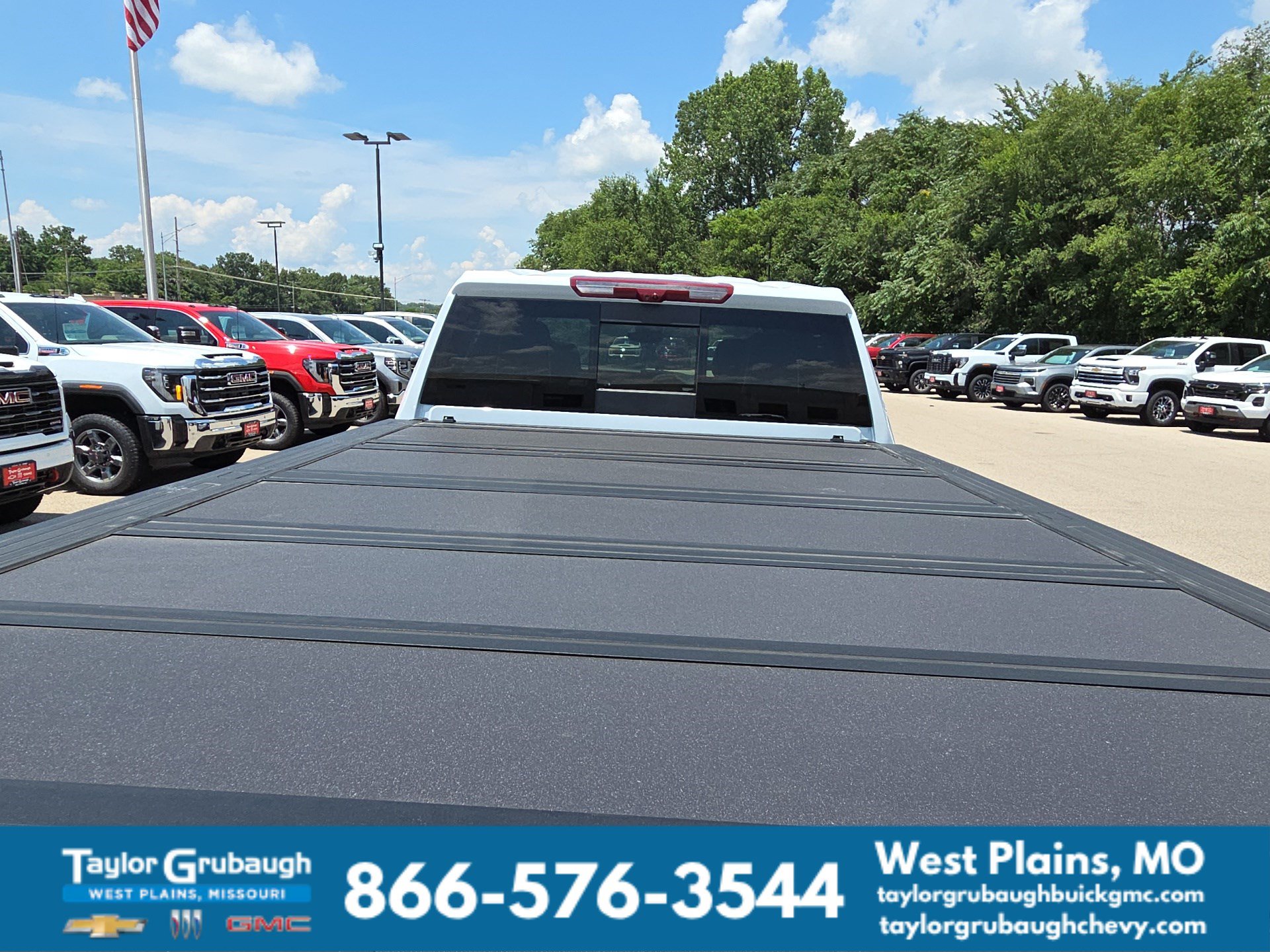 Used 2026 GMC Sierra 3500 Denali Ultimate AWD/4WD image 8