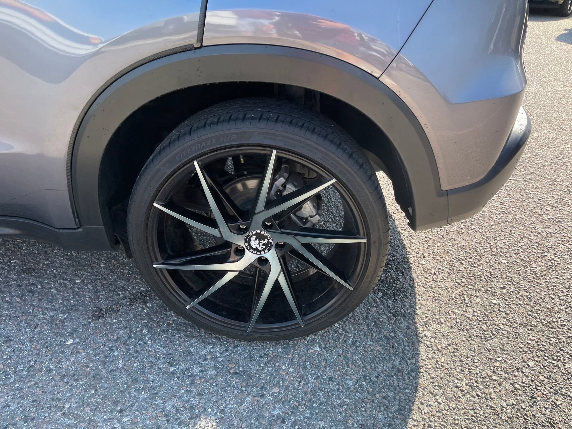 Used 2020 Honda HR-V LX image 9