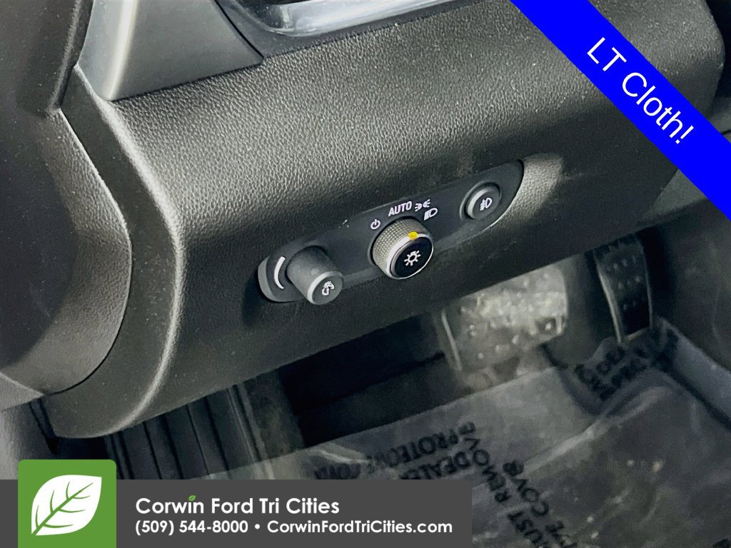 Used 2021 Chevrolet Traverse LT FWD image 20