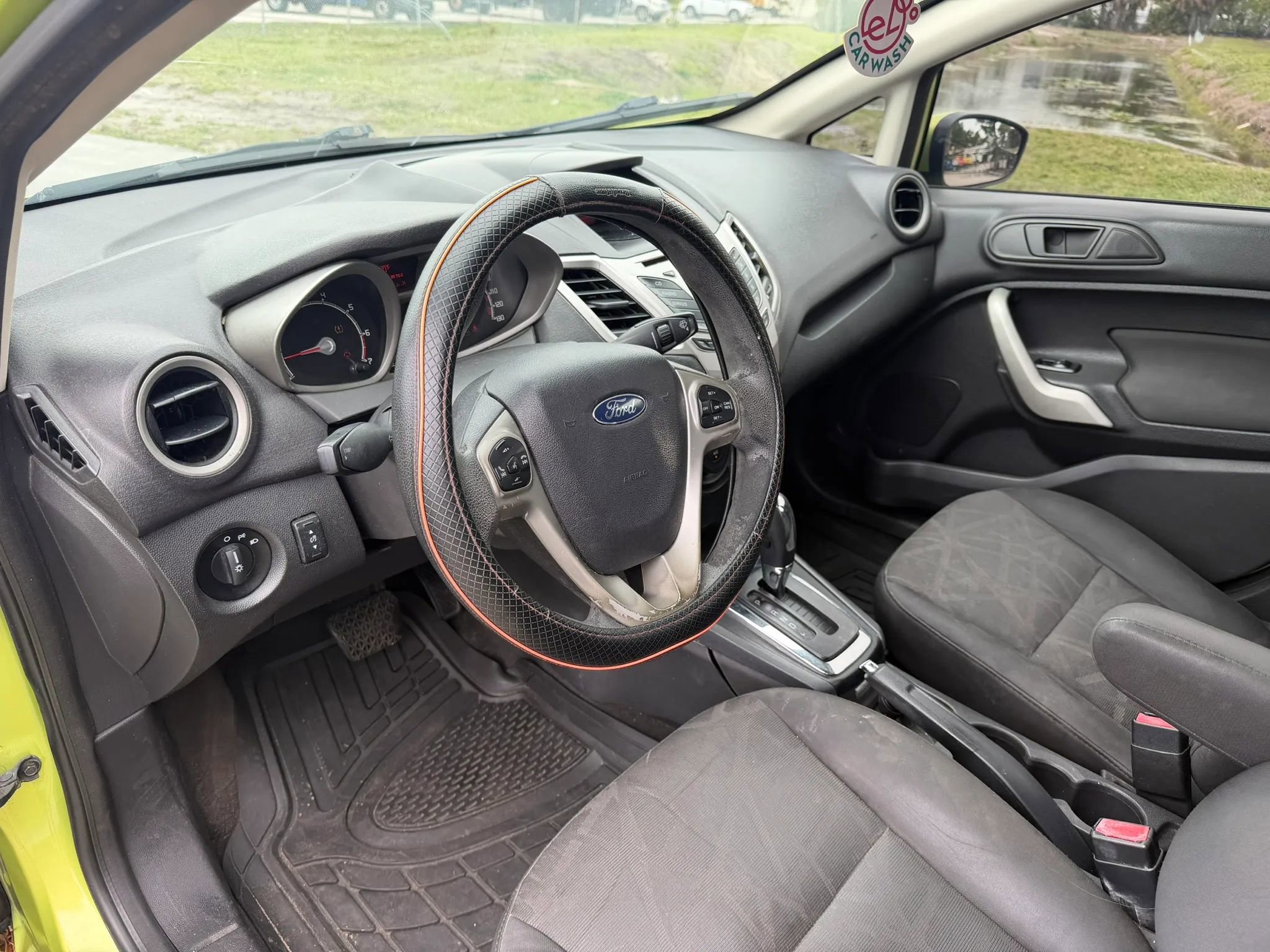 Used 2013 Ford Fiesta SE image 23