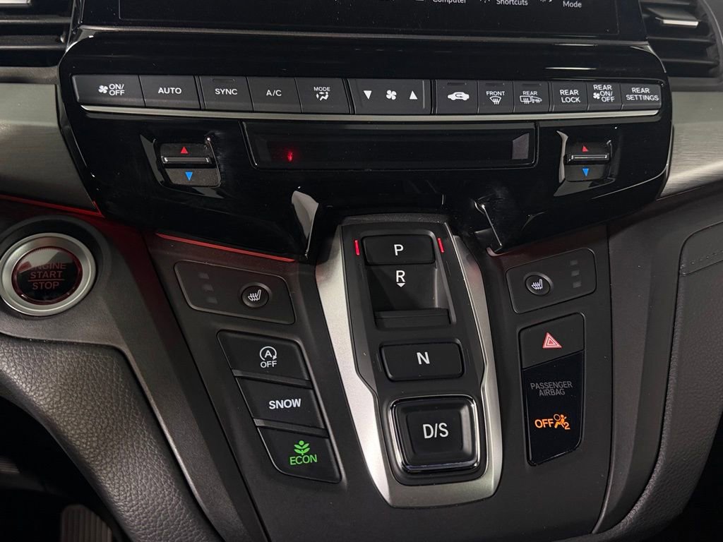 Used 2025 Honda Odyssey Sport-L image 18