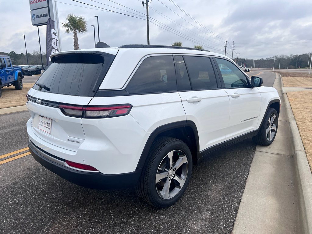 New 2026 Jeep Grand Cherokee Limited w/ Trailer Tow Package AWD/4WD image 7