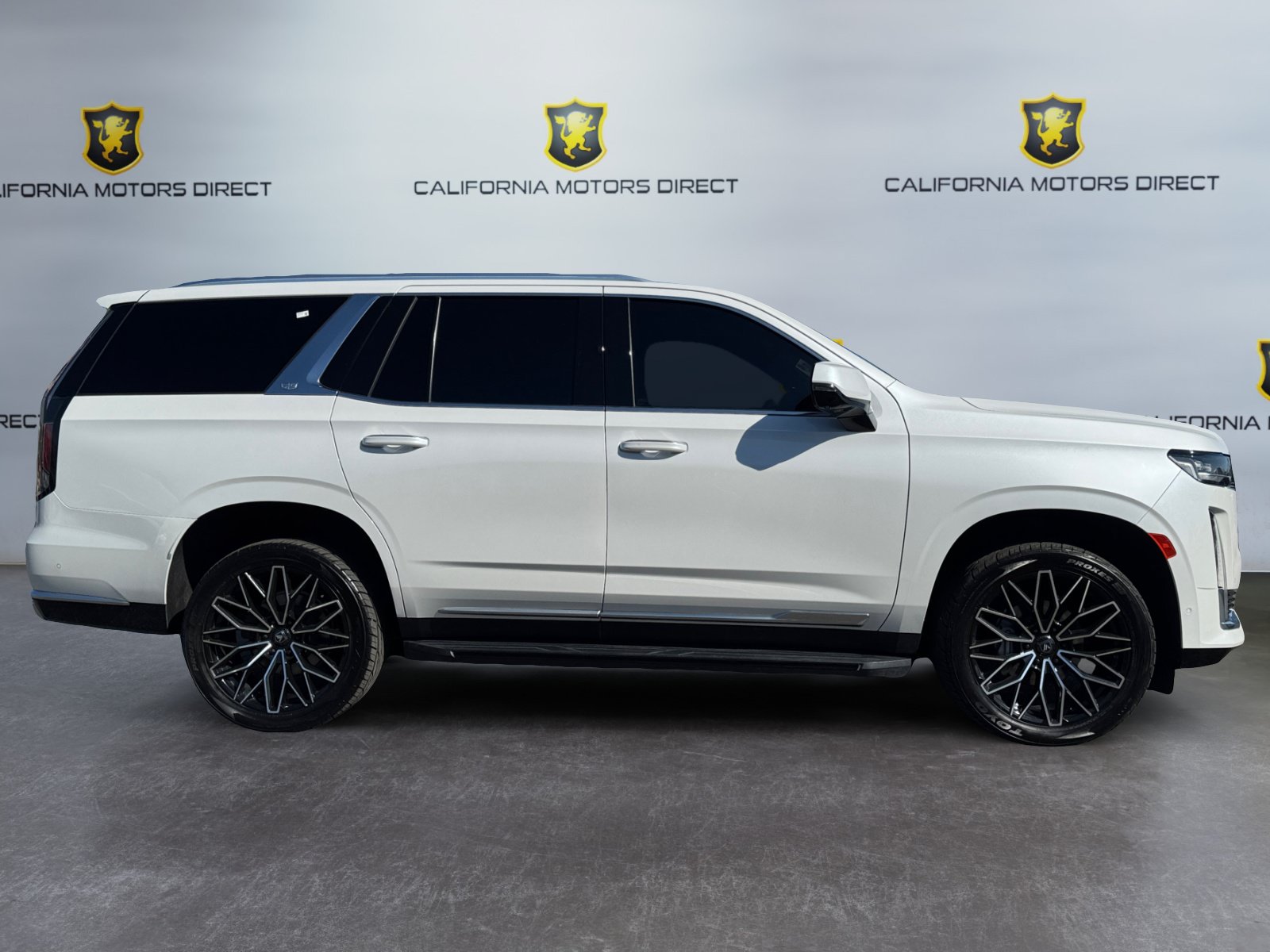 Used 2021 Cadillac Escalade Premium Luxury AWD/4WD image 6