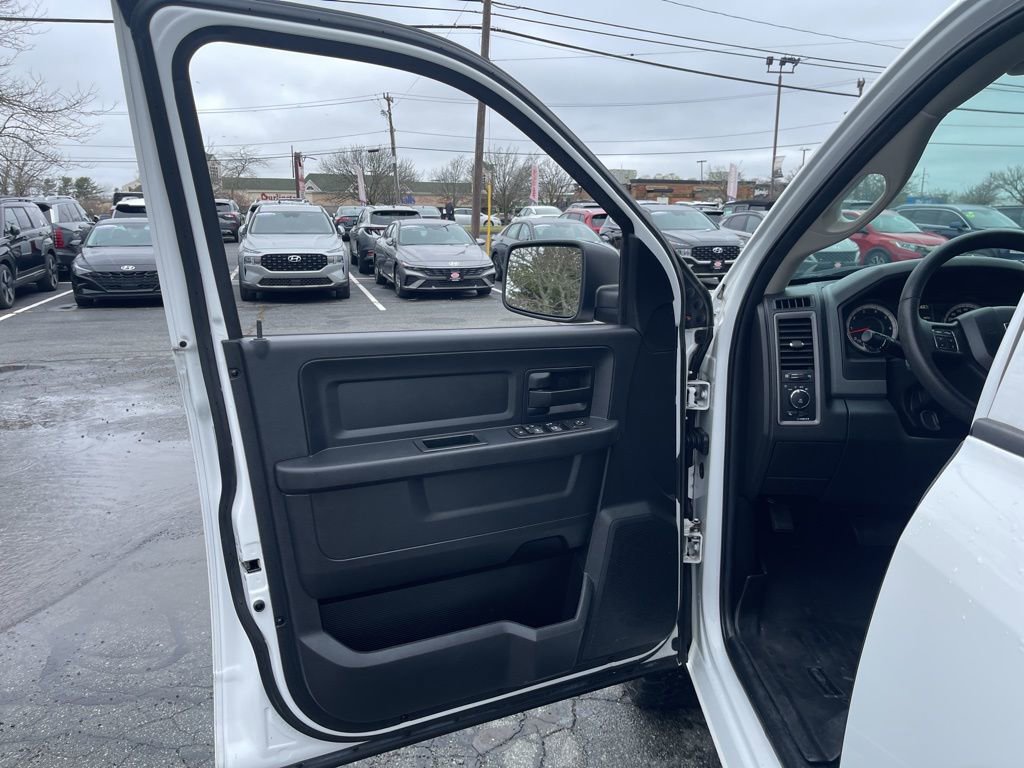 Used 2017 RAM 1500 Express image 9