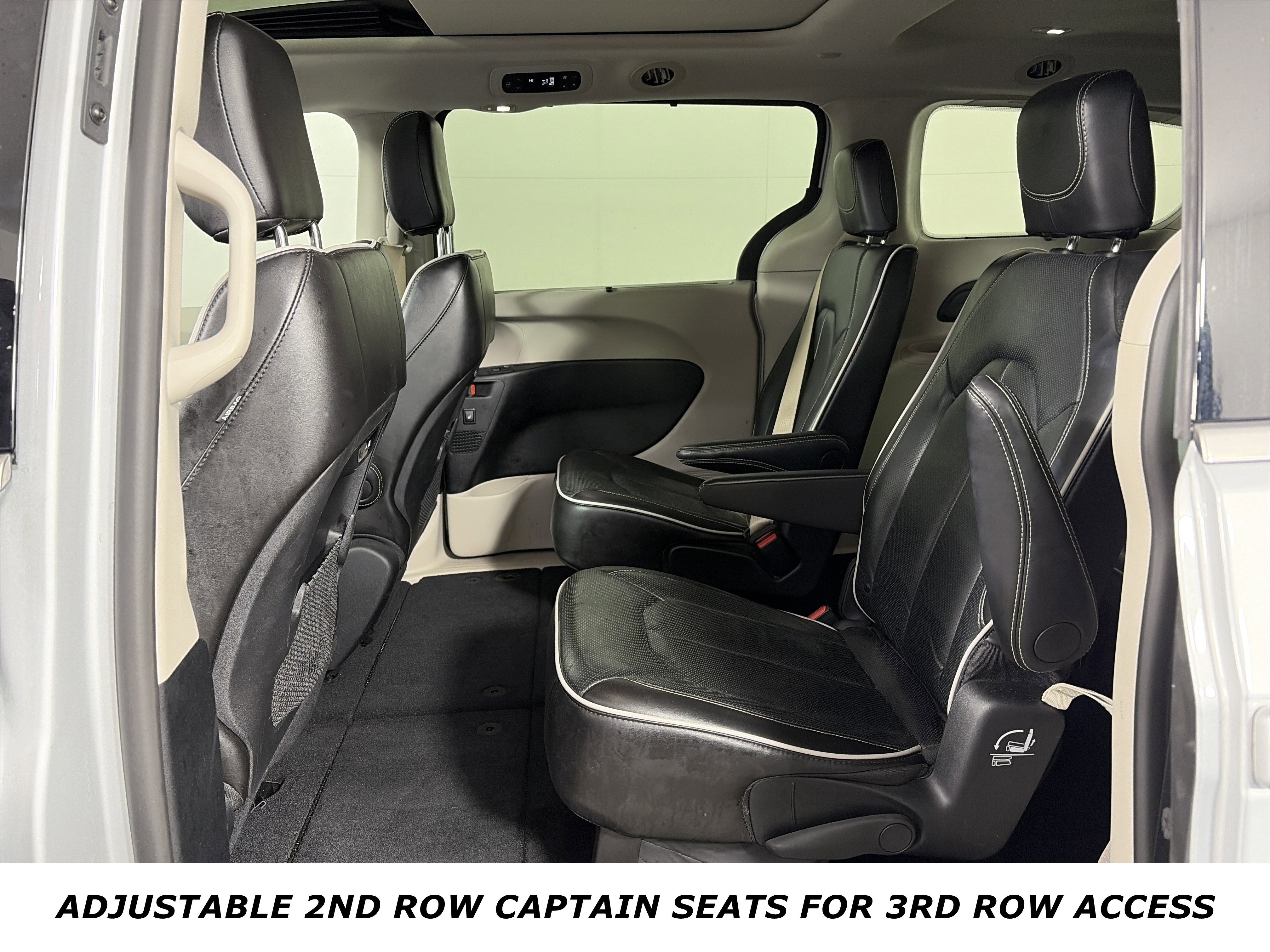 Used 2024 Chrysler Pacifica Limited image 11