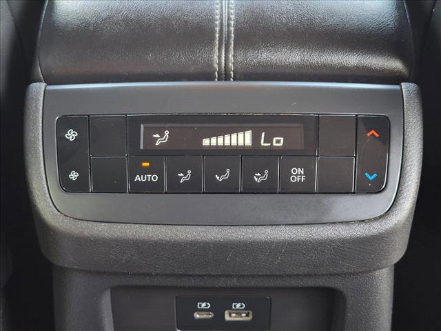 Used 2022 Nissan Pathfinder SL AWD/4WD image 17