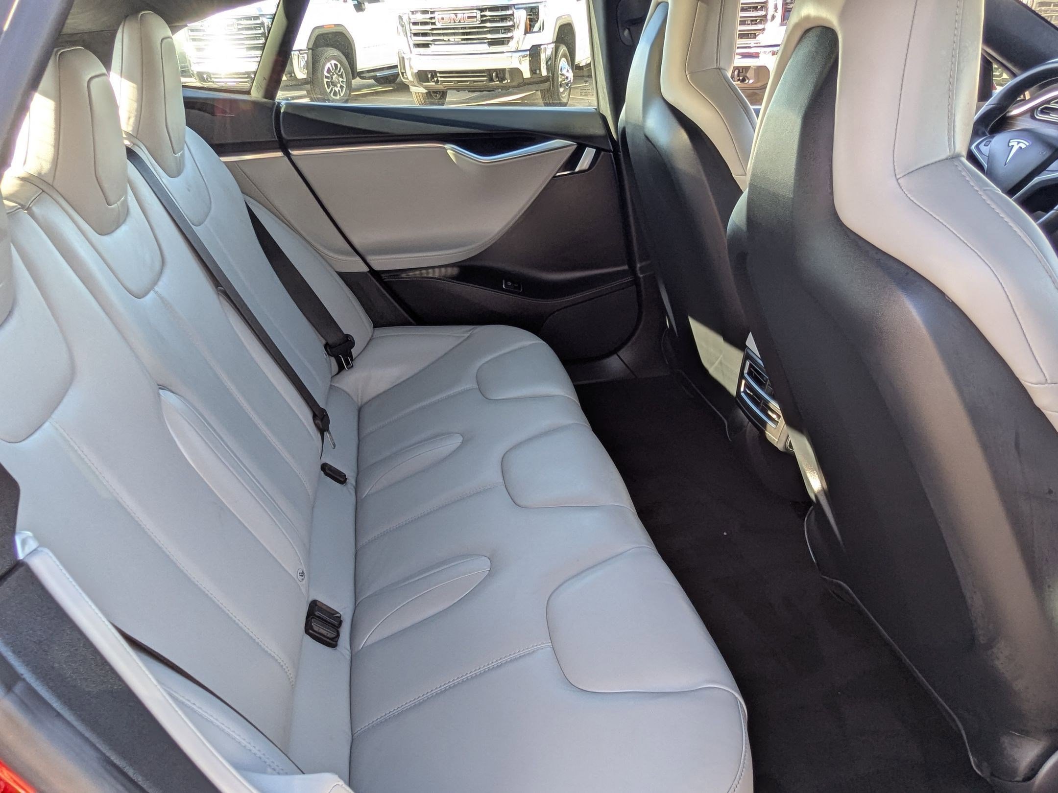 Used 2015 Tesla Model S 85D image 37