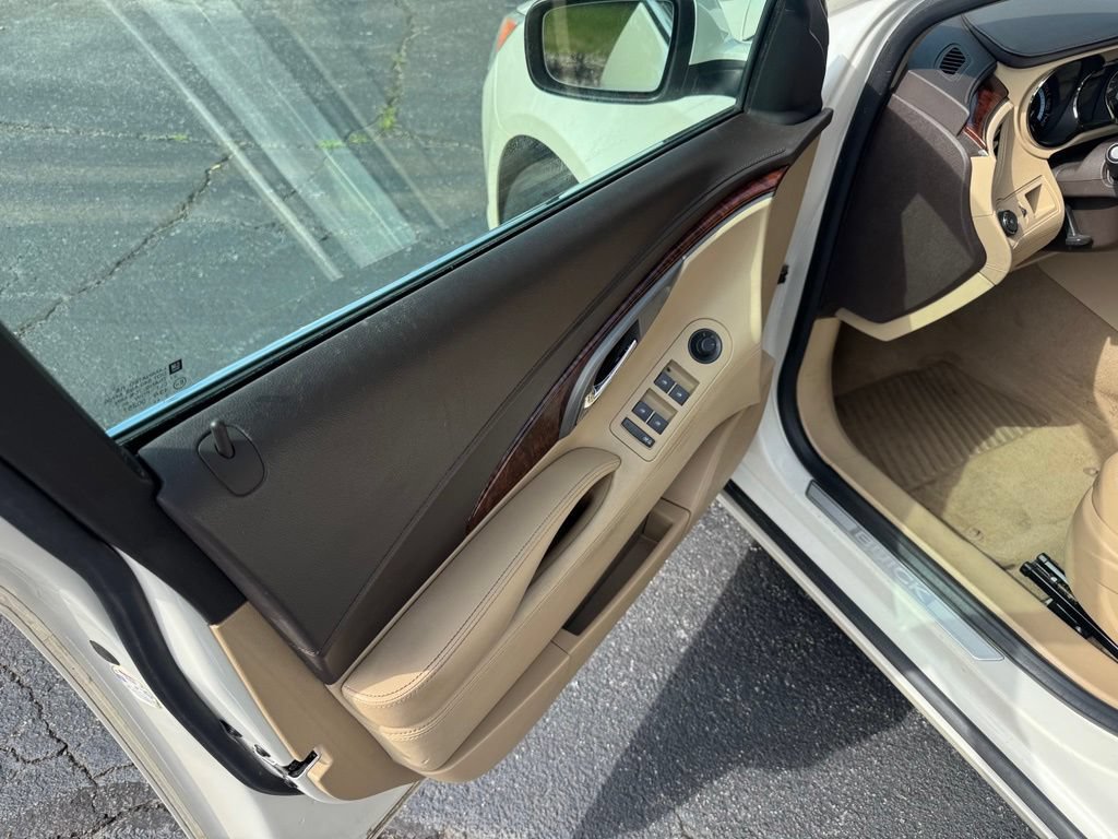 Used 2013 Buick LaCrosse Leather FWD image 12