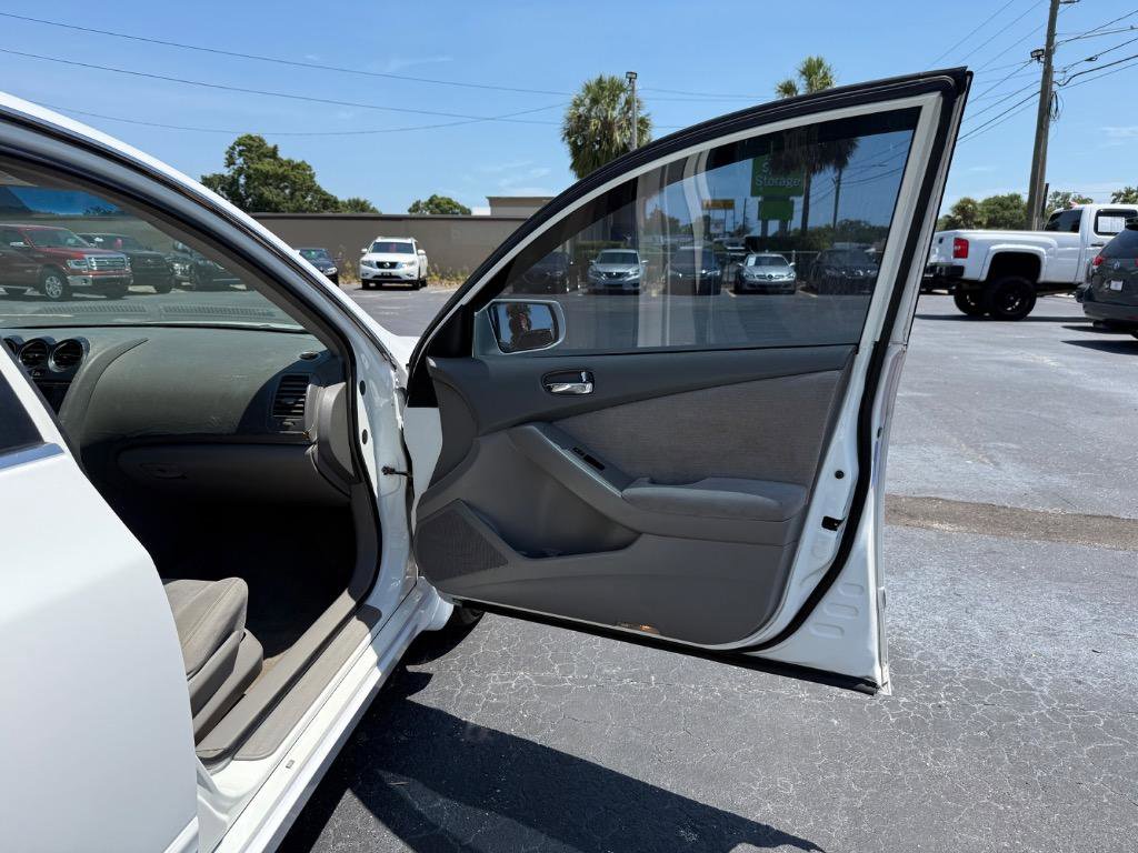 Used 2010 Nissan Altima 2.5 S image 15