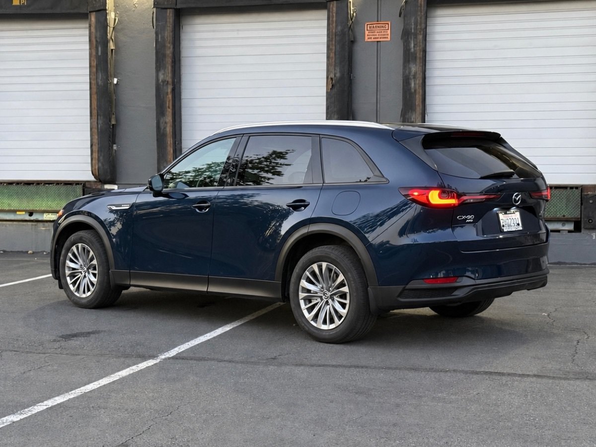 Used 2024 MAZDA CX-90 Plug-In Hybrid w/ Preferred AWD/4WD image 5
