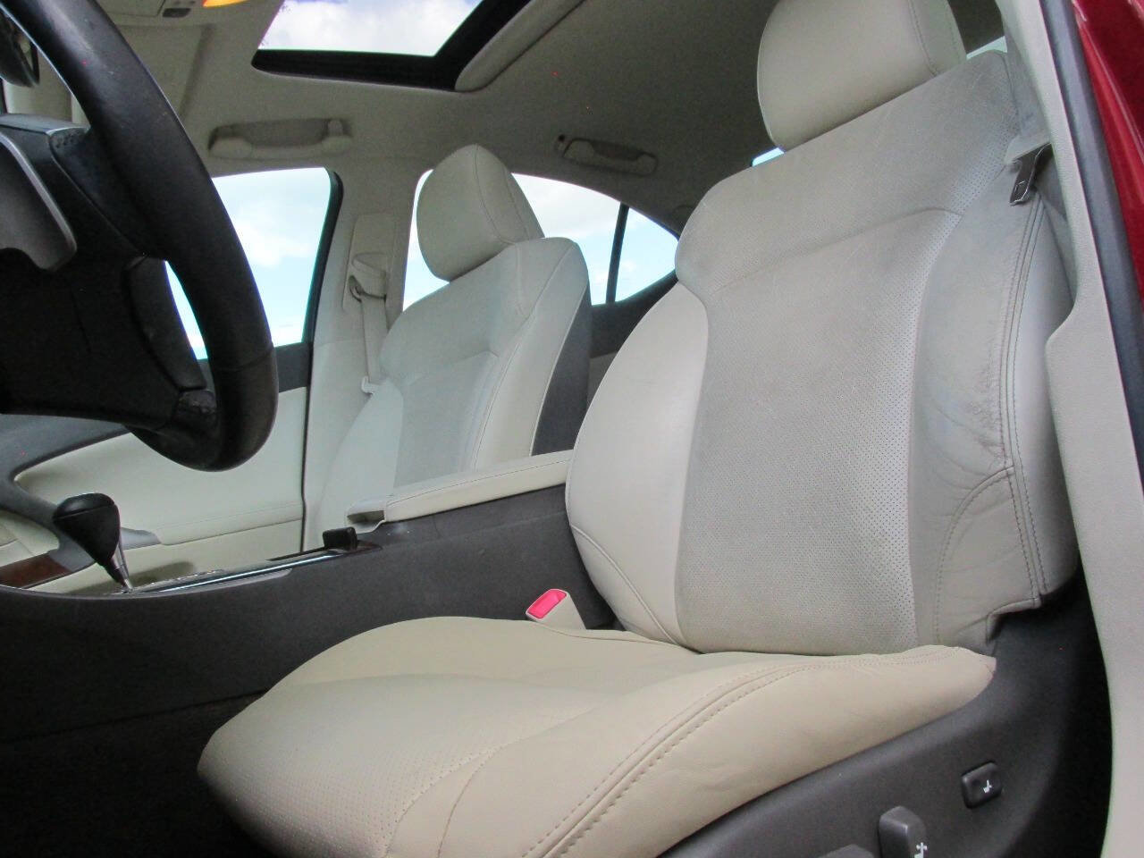 Used 2011 Lexus IS 250 w/ Premium Pkg Value Edition image 9