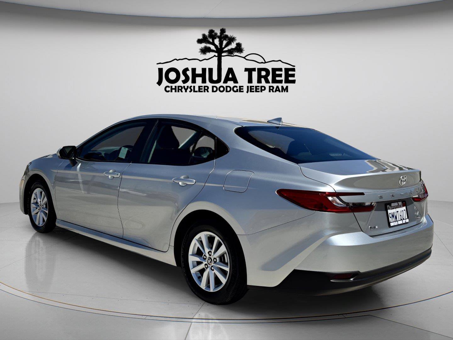 Used 2025 Toyota Camry LE FWD image 8