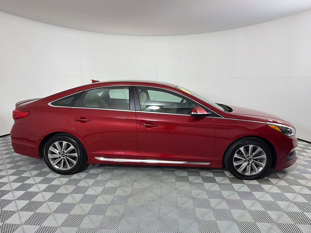 Used 2017 Hyundai Sonata Sport w/ Cargo Package FWD image 4