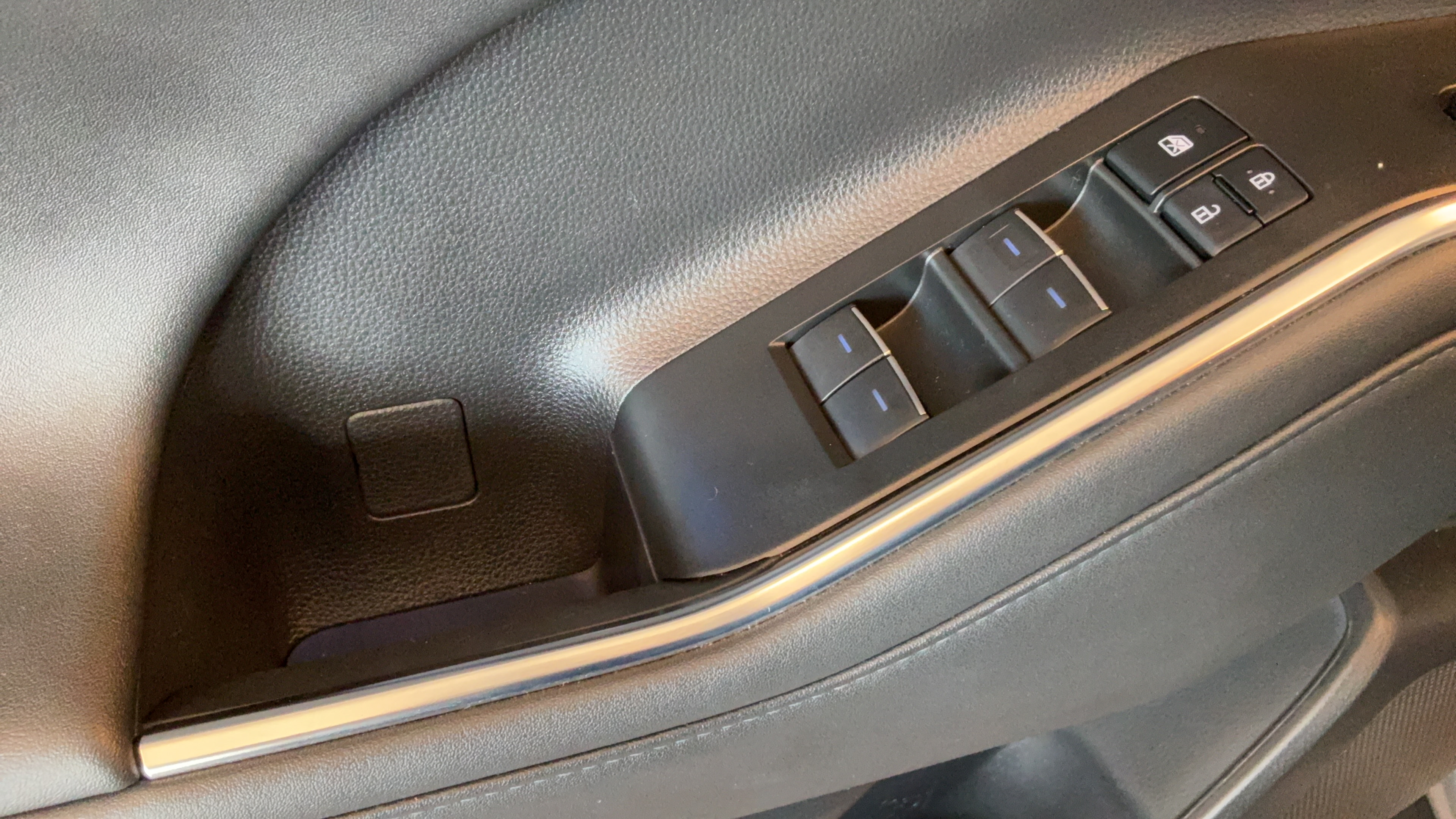 Used 2022 Toyota Highlander Platinum FWD image 19
