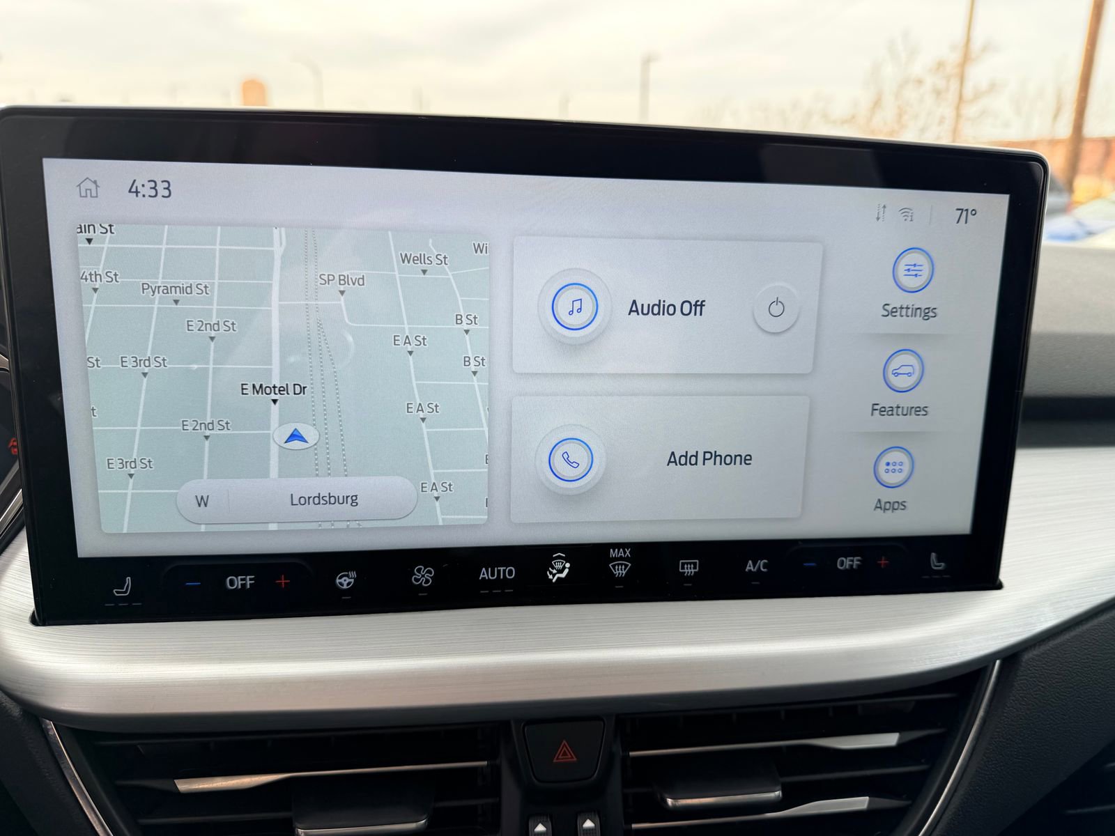 Certified 2024 Ford Escape SE w/ PHEV Premium Package FWD image 13