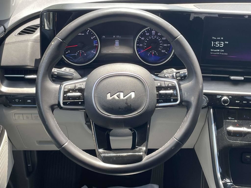 Used 2024 Kia Carnival EX FWD image 21