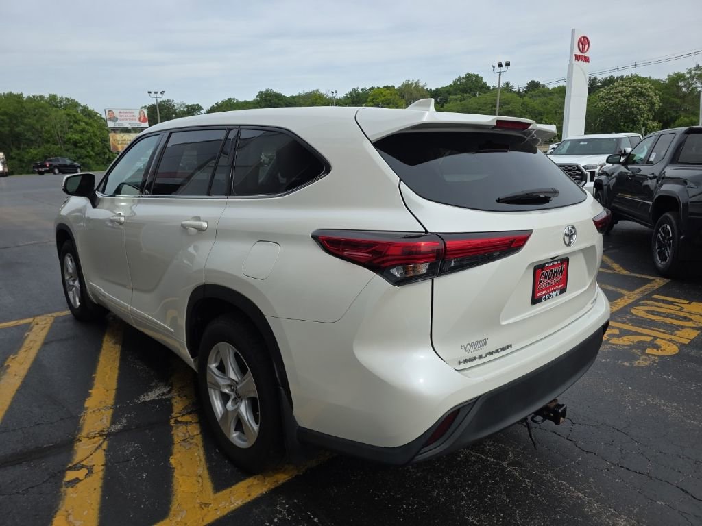 Used 2020 Toyota Highlander L AWD/4WD image 7