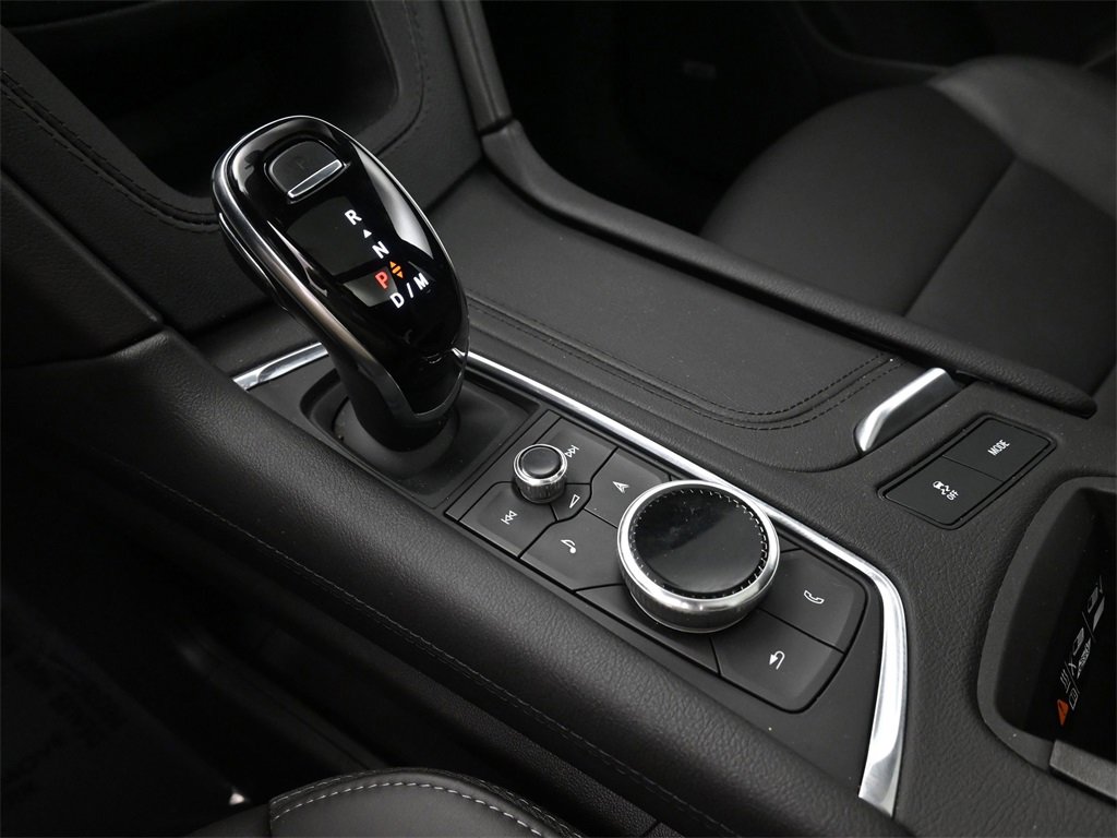 Certified 2023 Cadillac XT6 Sport w/ LPO, ONYX Package image 27