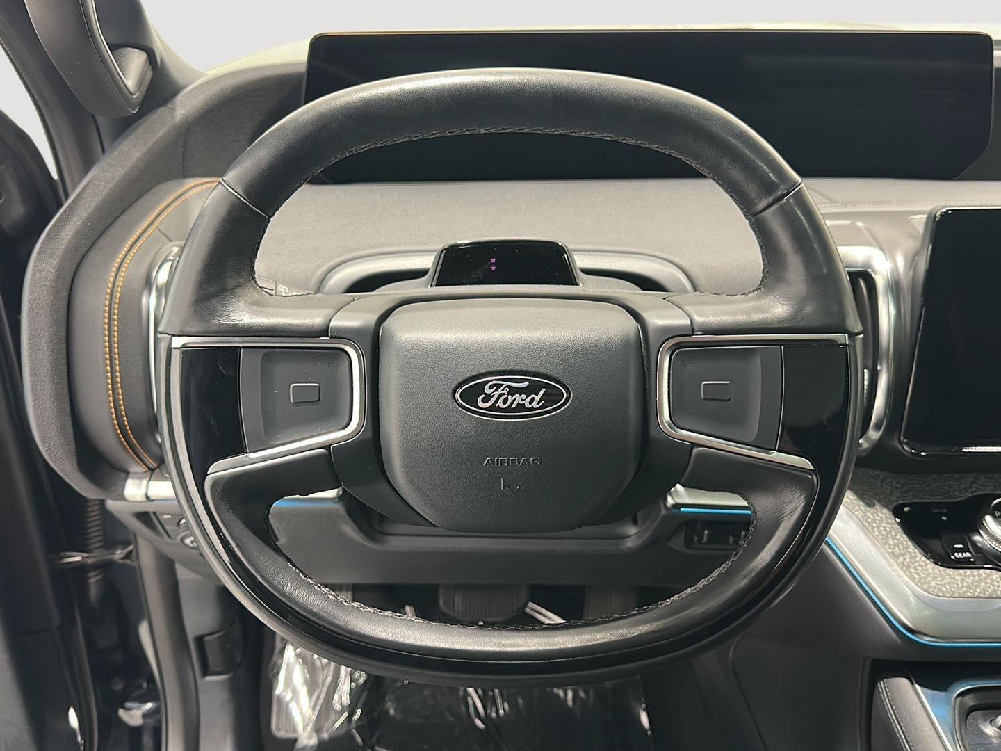 Used 2025 Ford Expedition Tremor AWD/4WD image 9