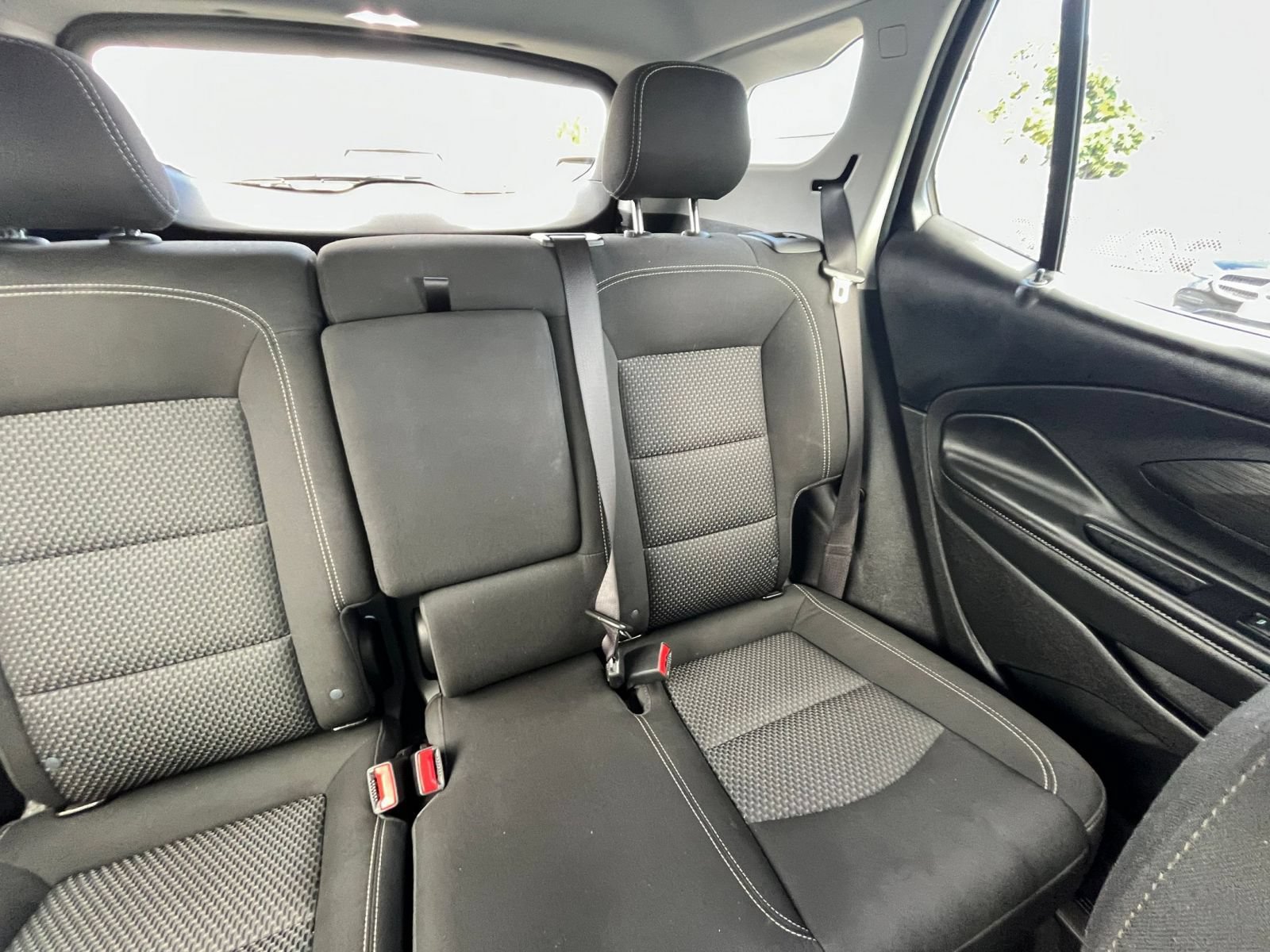 Used 2024 GMC Terrain SLE FWD image 32
