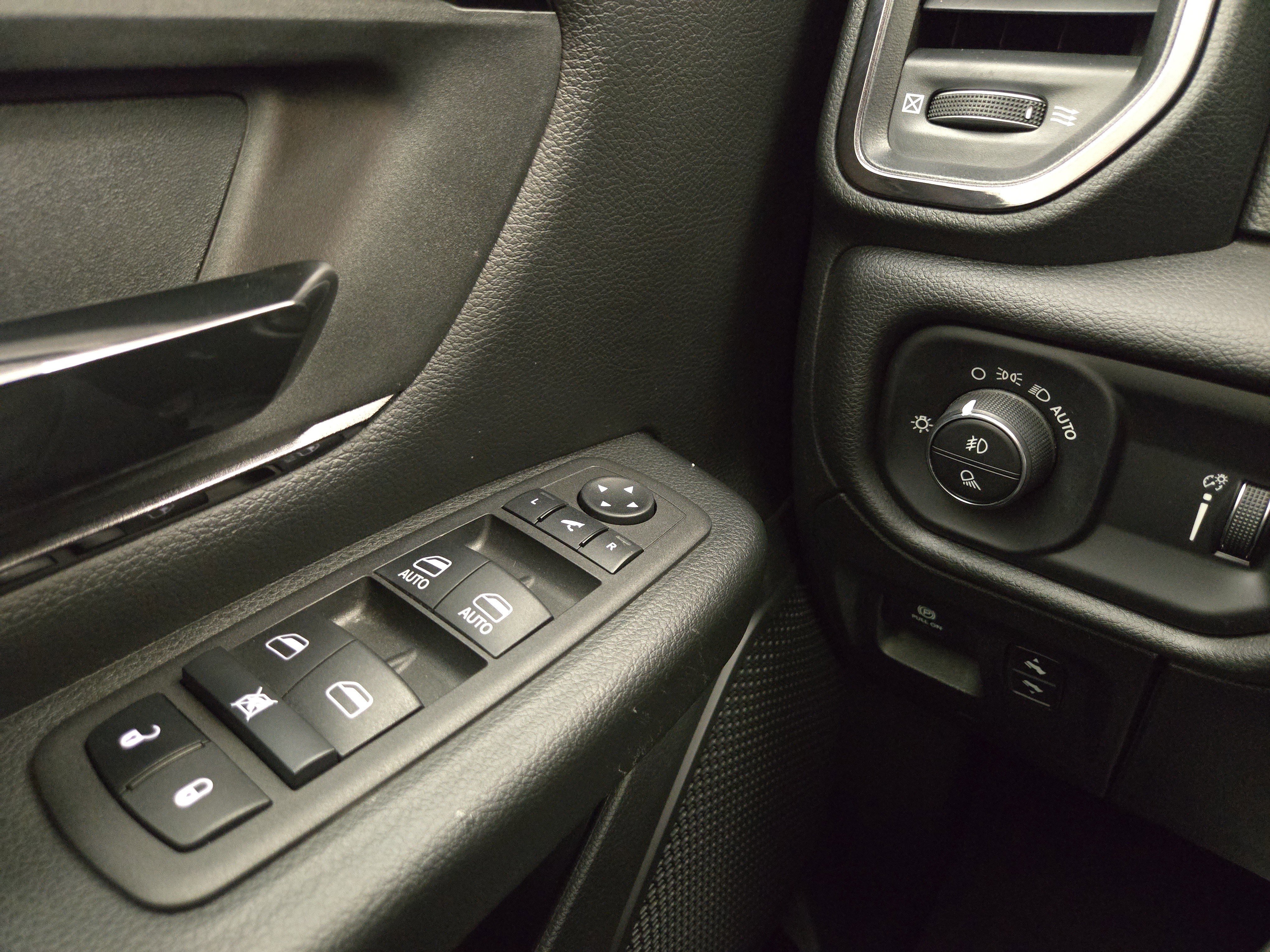 Used 2023 RAM 1500 Big Horn image 30