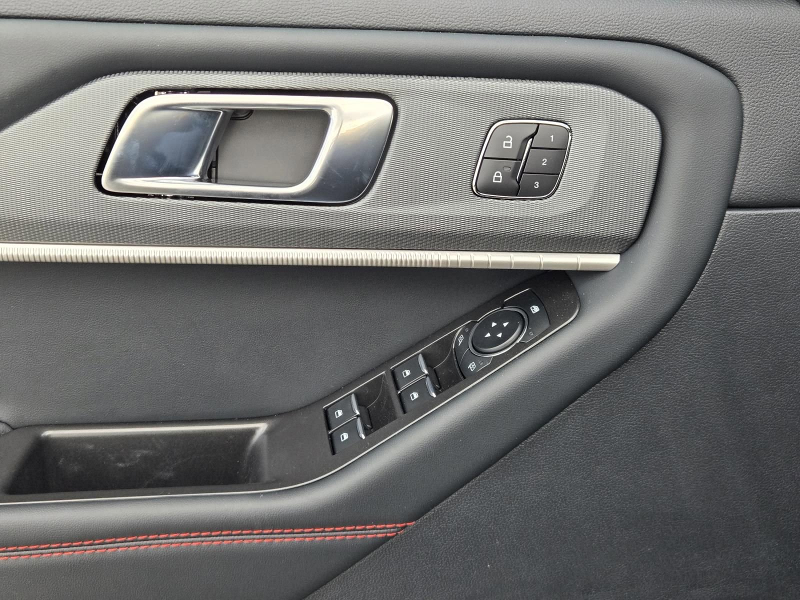 New 2026 Ford Explorer ST-Line w/ ST-Line Street Pack image 24