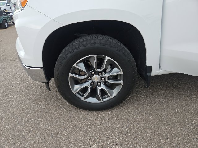 Used 2024 Chevrolet Silverado 1500 LT AWD/4WD image 26