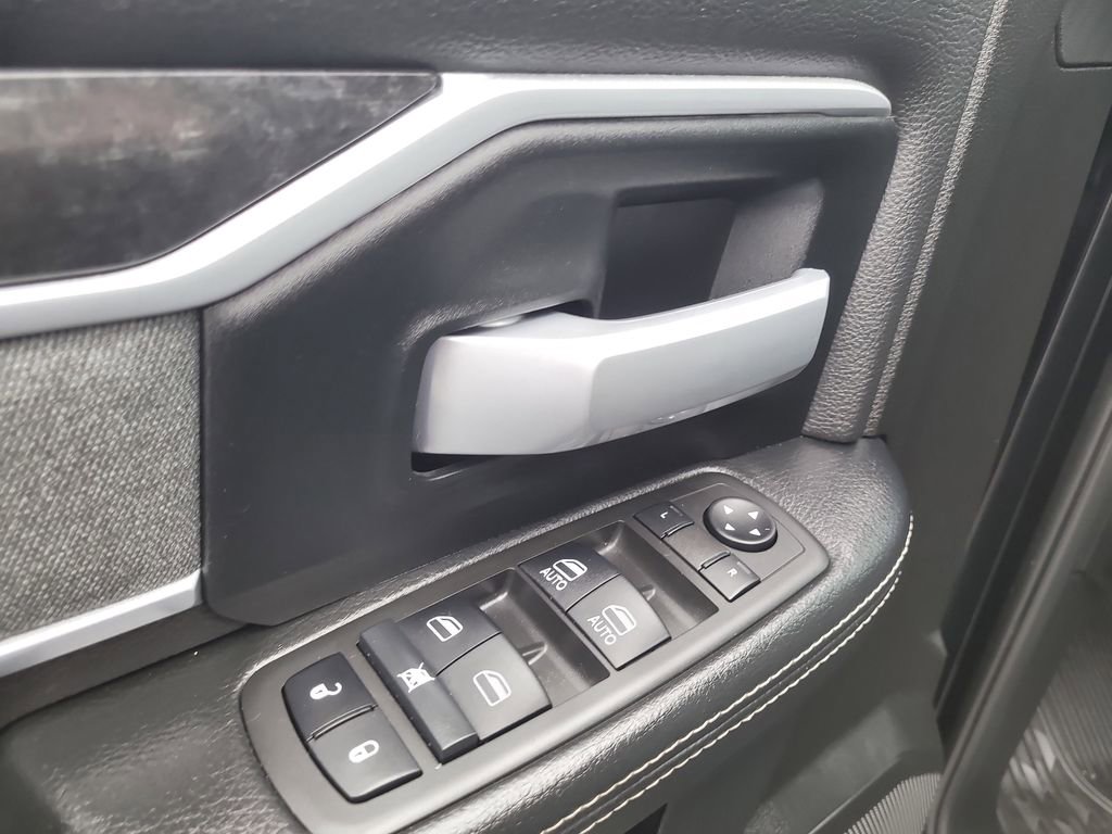 Certified 2022 RAM 3500 Big Horn w/ Level C Equiment Group image 16