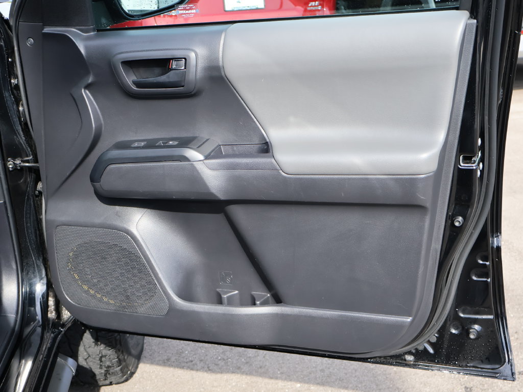 Used 2023 Toyota Tacoma SR AWD/4WD image 11
