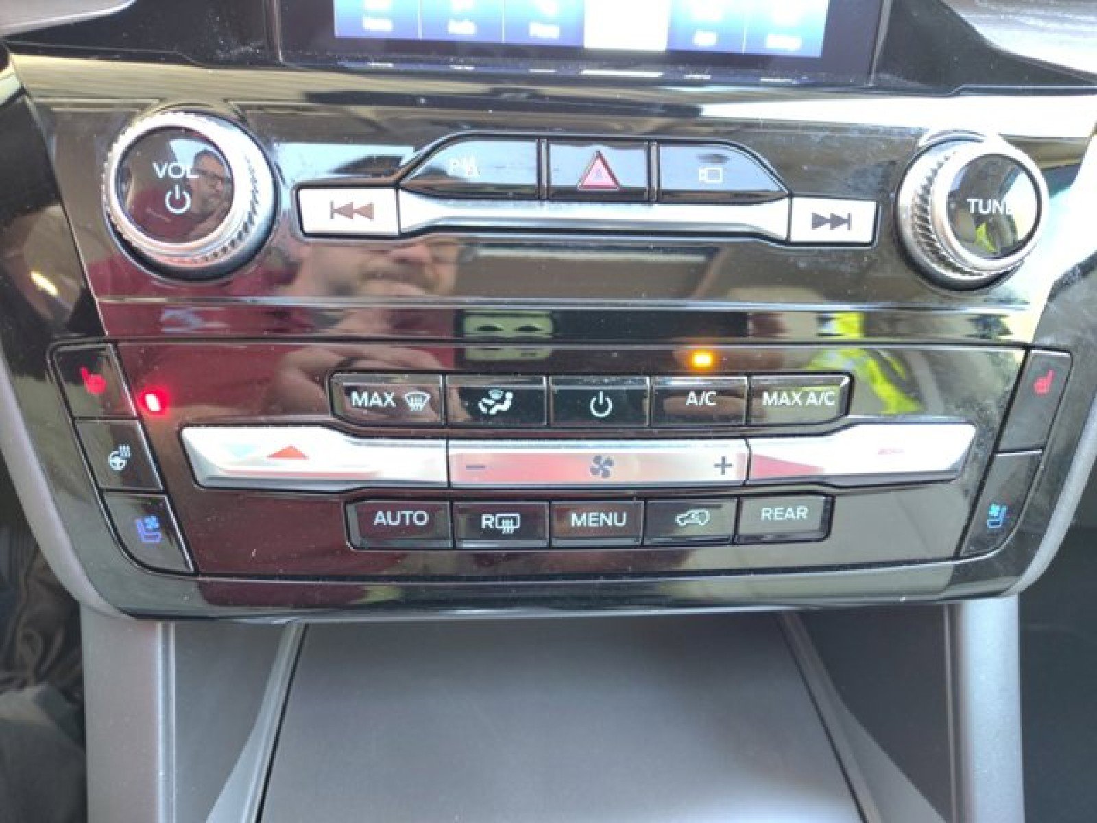 Used 2022 Ford Explorer Platinum w/ Equipment Group 601A image 26