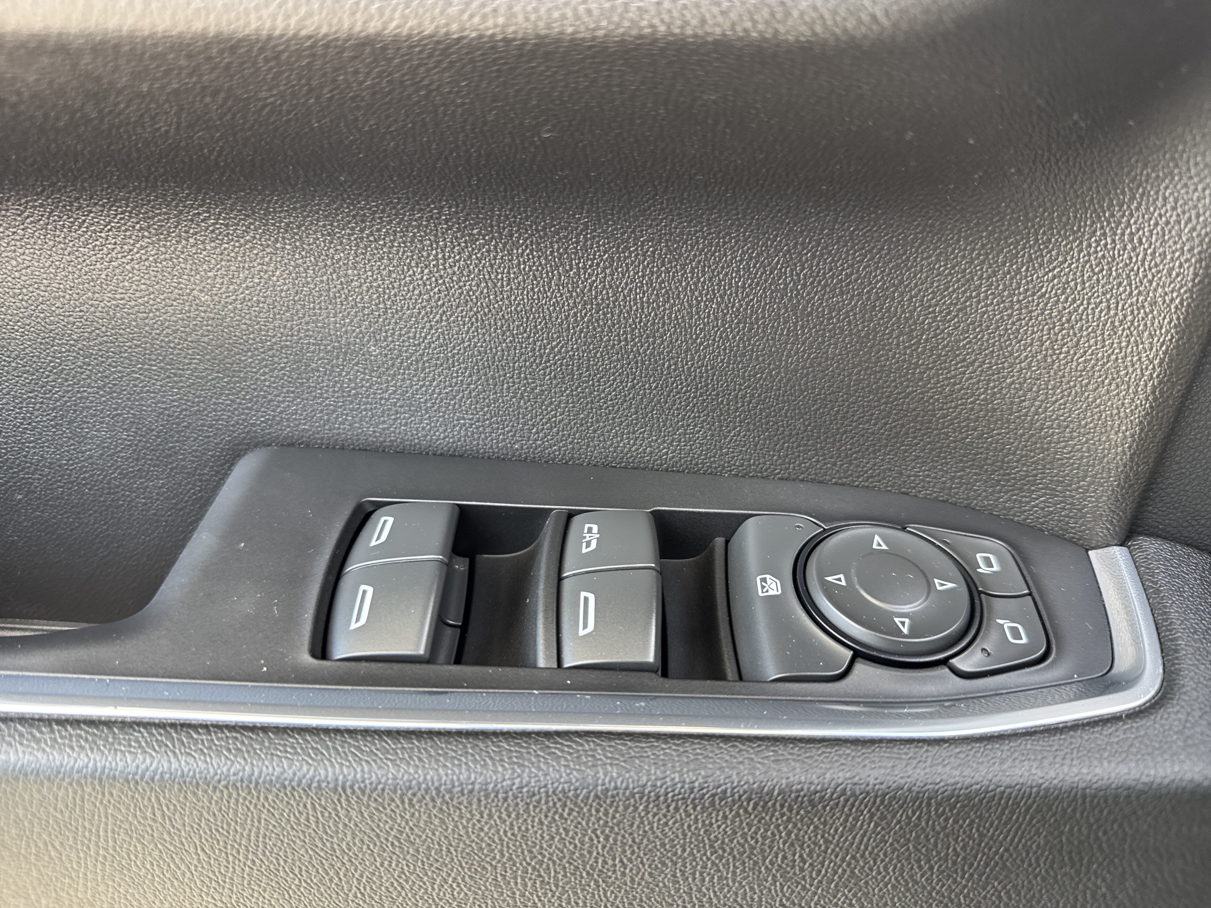 Used 2024 GMC Sierra 1500 SLE w/ Preferred Package AWD/4WD image 15