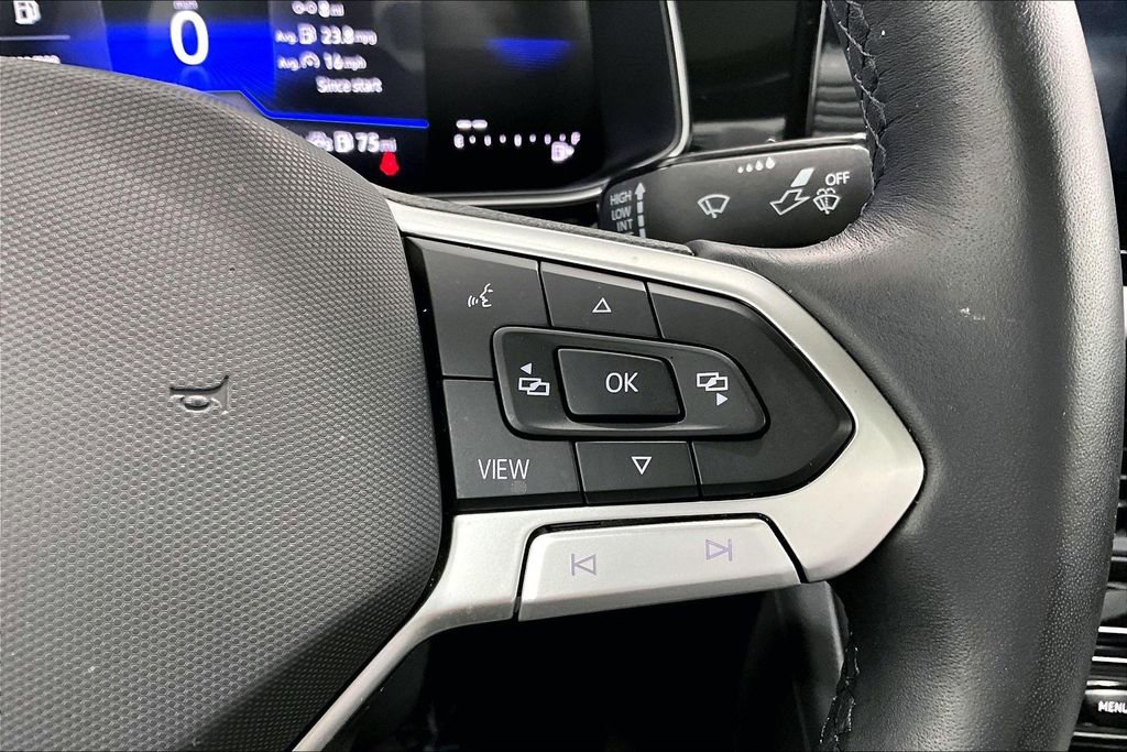 Used 2025 Volkswagen Jetta SE image 24