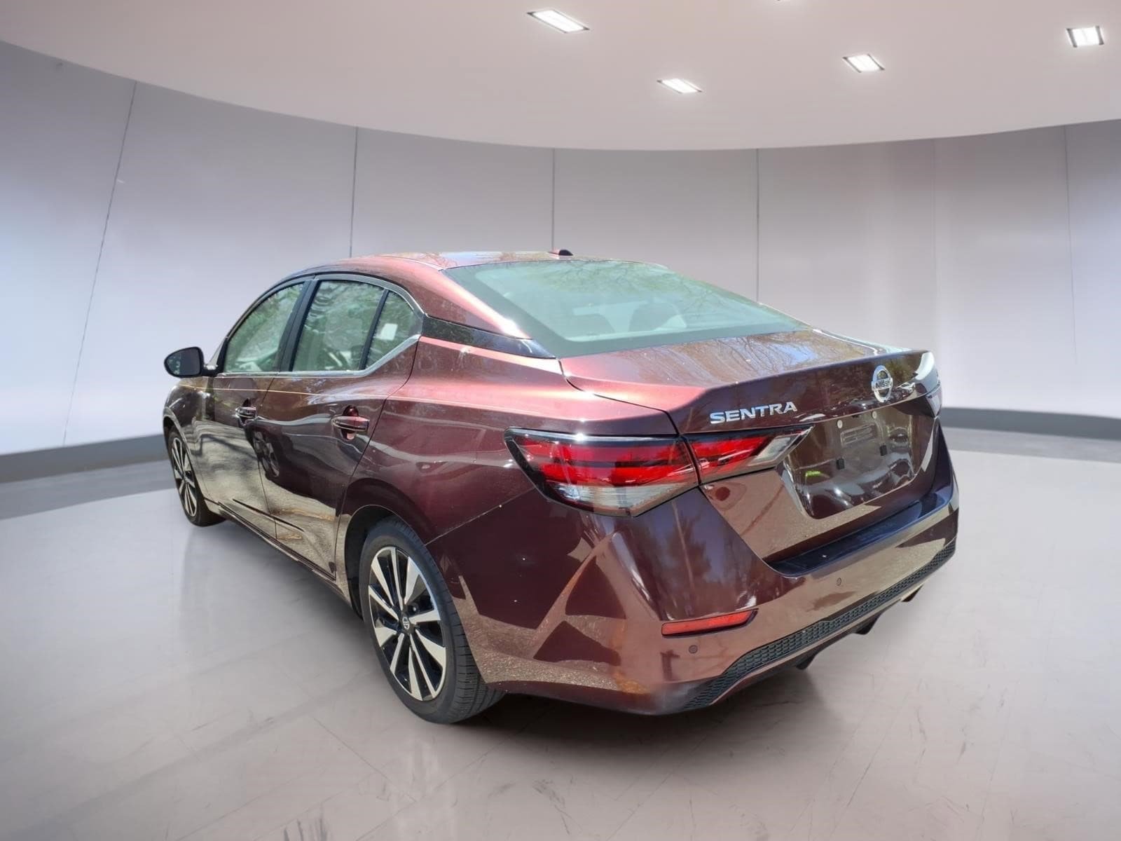 Used 2023 Nissan Sentra SV w/ SV Premium Package FWD image 3