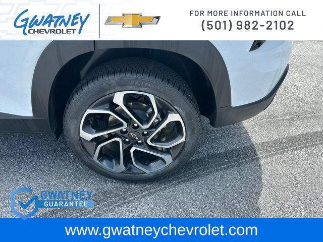Used 2025 Chevrolet Trax RS w/ Sunroof Package FWD image 10