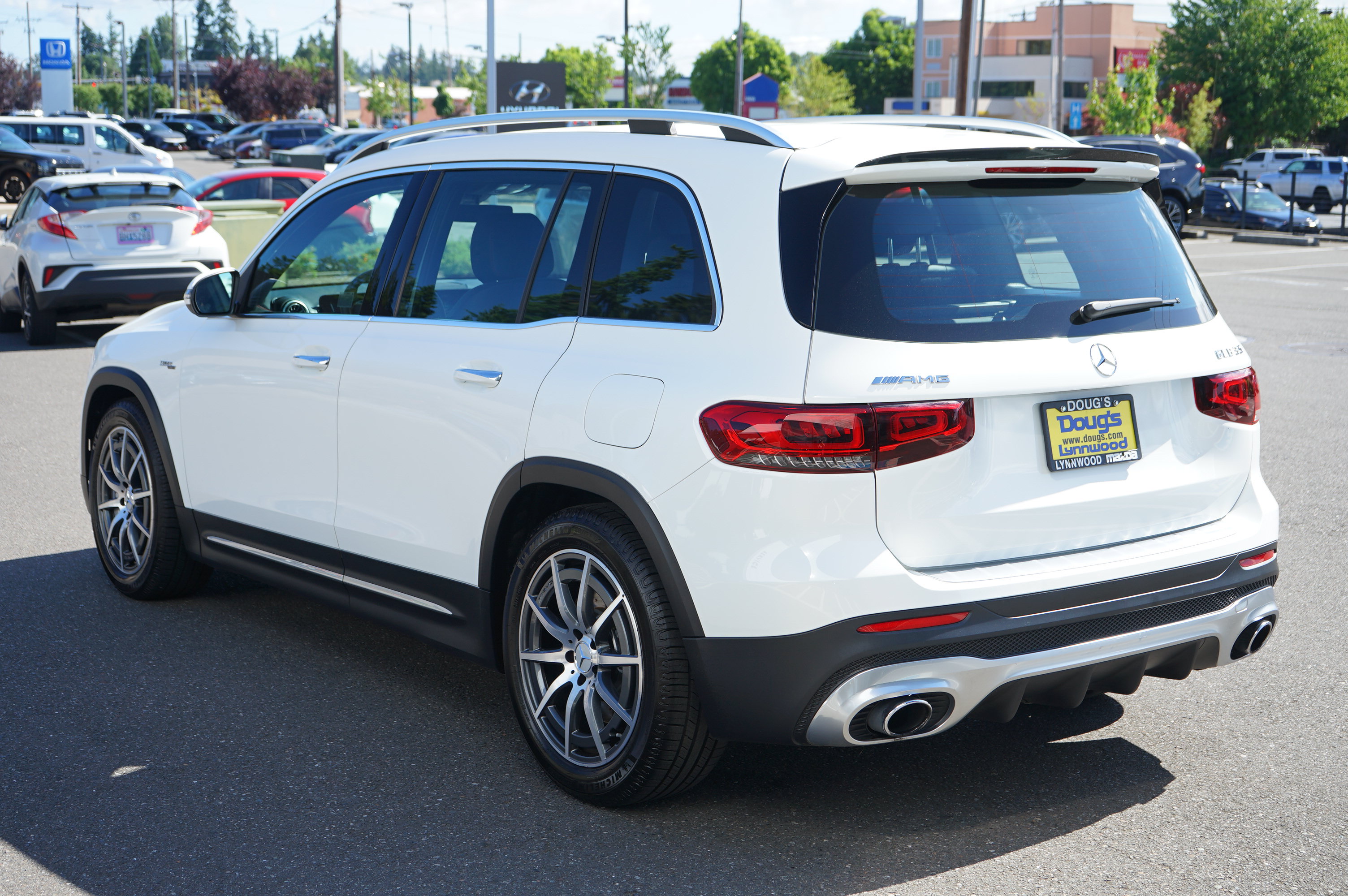 Used 2023 Mercedes-Benz GLB 35 AMG 4MATIC w/ Premium Package image 6