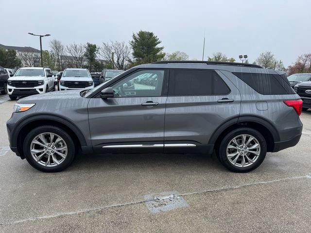 Used 2023 Ford Explorer XLT w/ Equipment Group 202A image 2