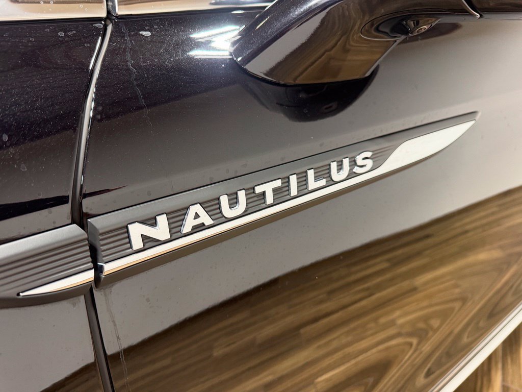 Used 2023 Lincoln Nautilus Reserve w/ Equipment Group 201A AWD/4WD image 8