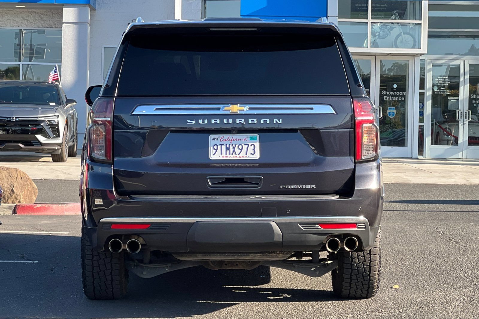 Used 2023 Chevrolet Suburban Premier AWD/4WD image 6